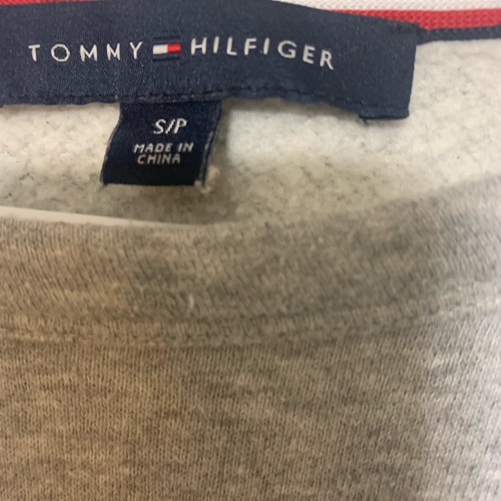 Tommy Hilfiger Crewneck Women's Small - Picture 5 of 6